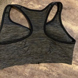 Sports Bra / Zipper Front / lightly padded
